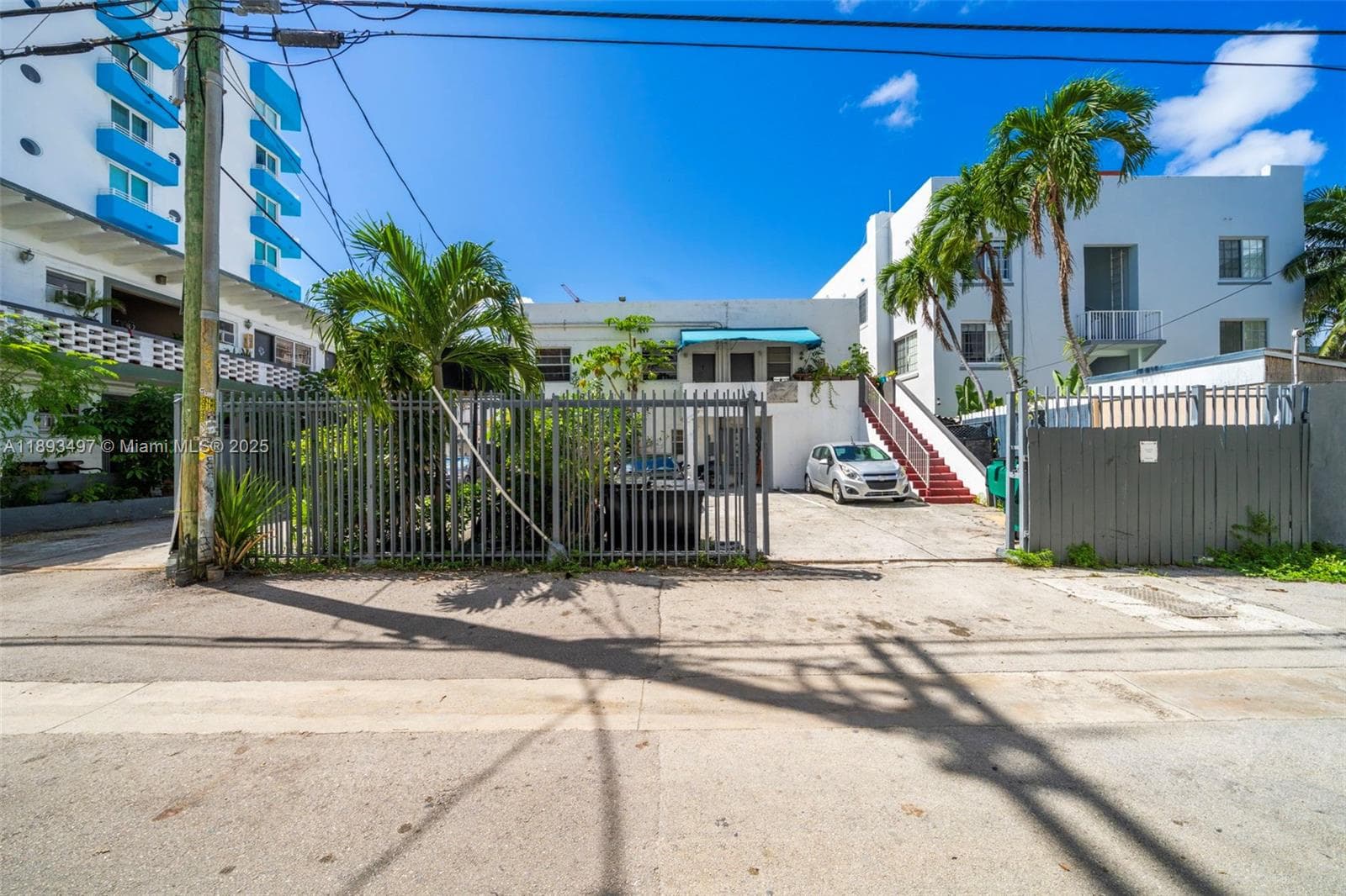 A11893497 — Miami Beach — 9
