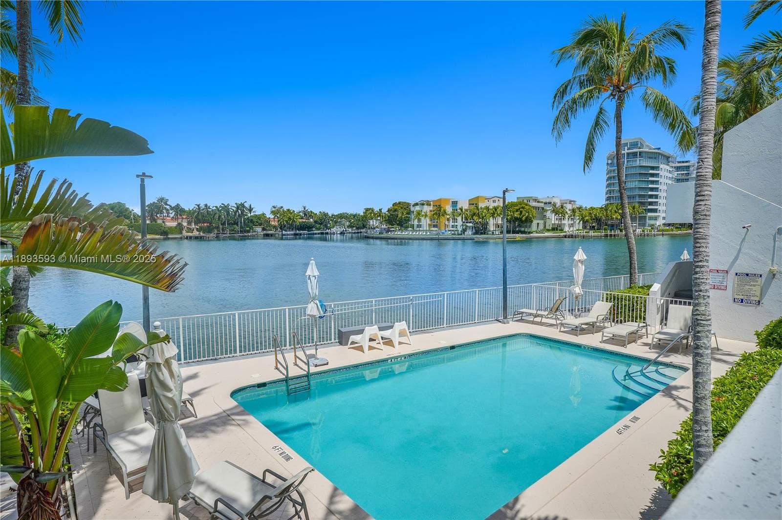 A11893593 — Miami Beach — 27