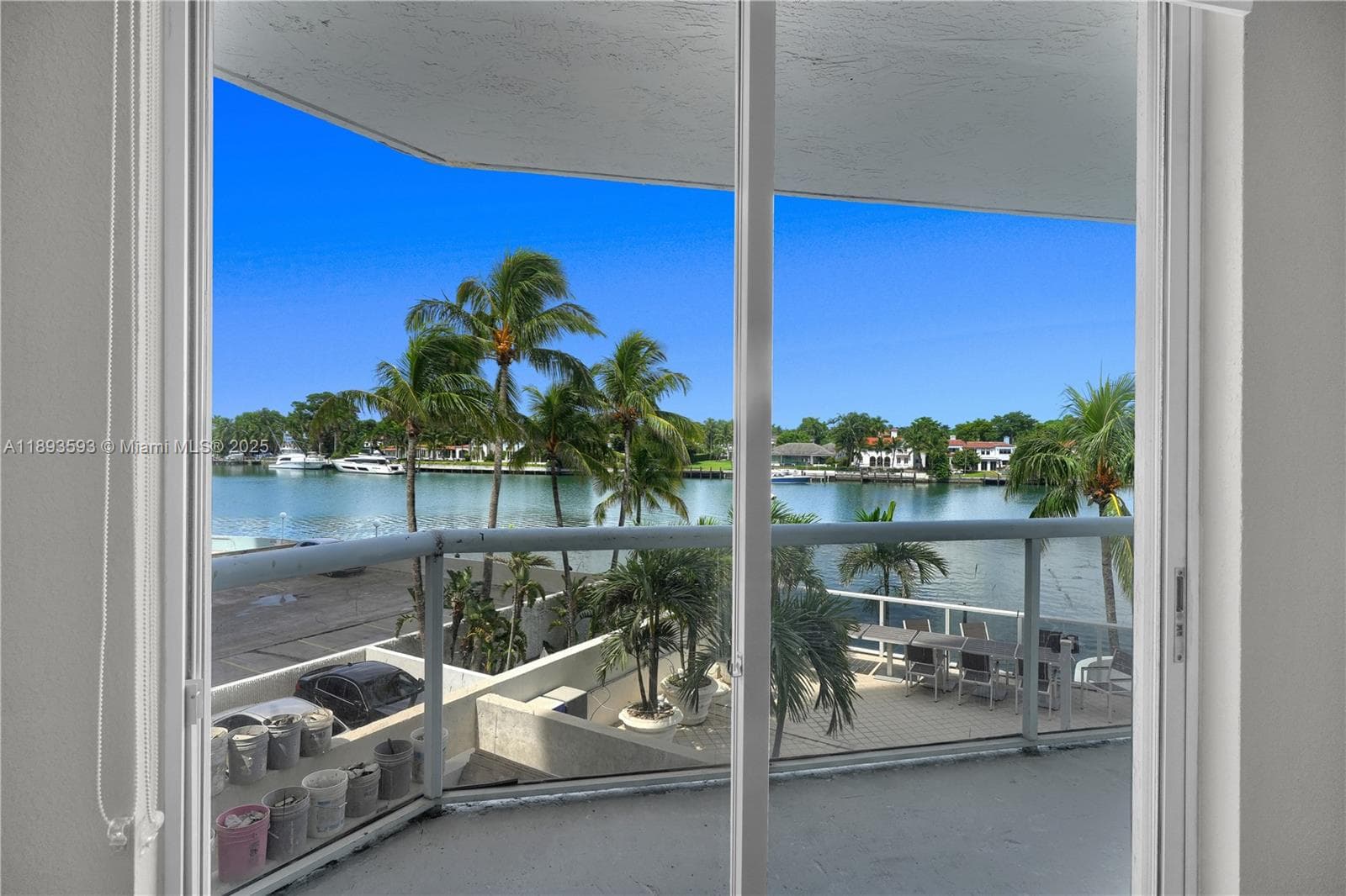 A11893593 — Miami Beach — 21