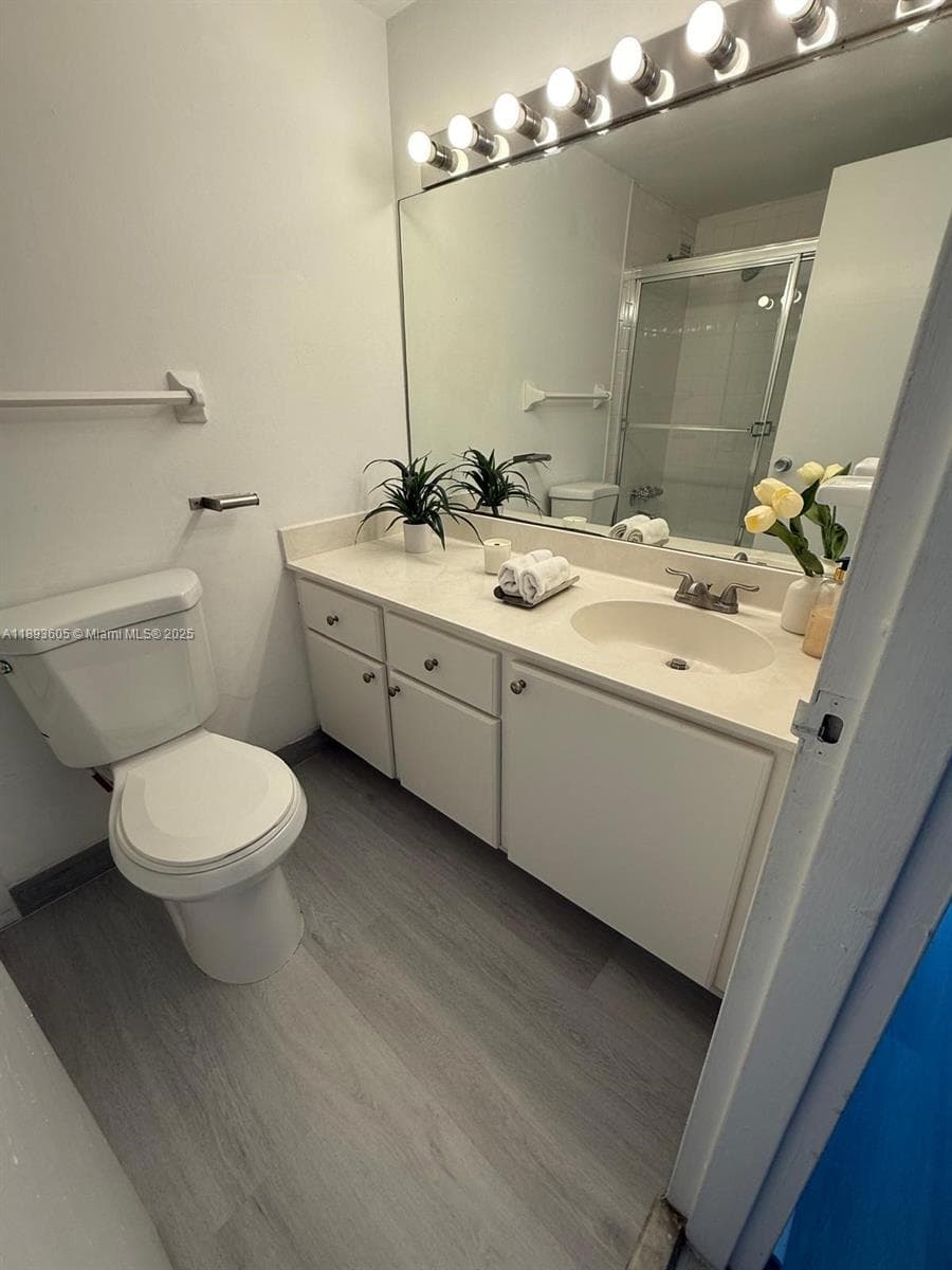 A11893605 — Miami Beach — 6