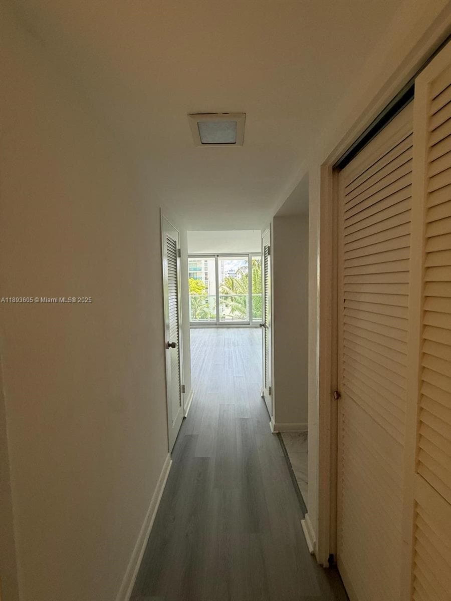 A11893605 — Miami Beach — 7