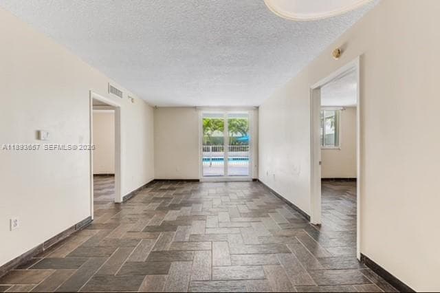 A11893657 — Miami Beach — 22