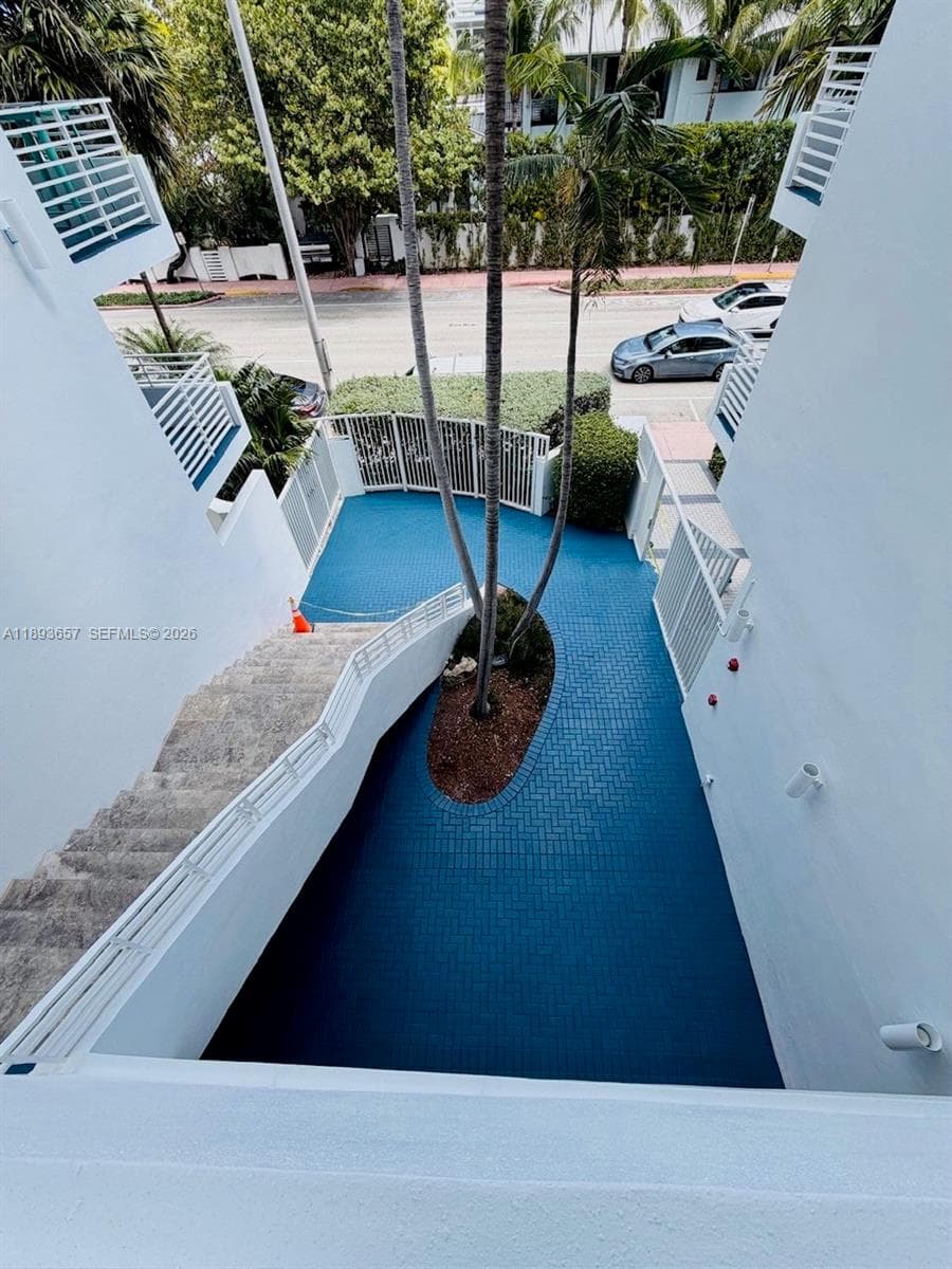 A11893657 — Miami Beach — 28
