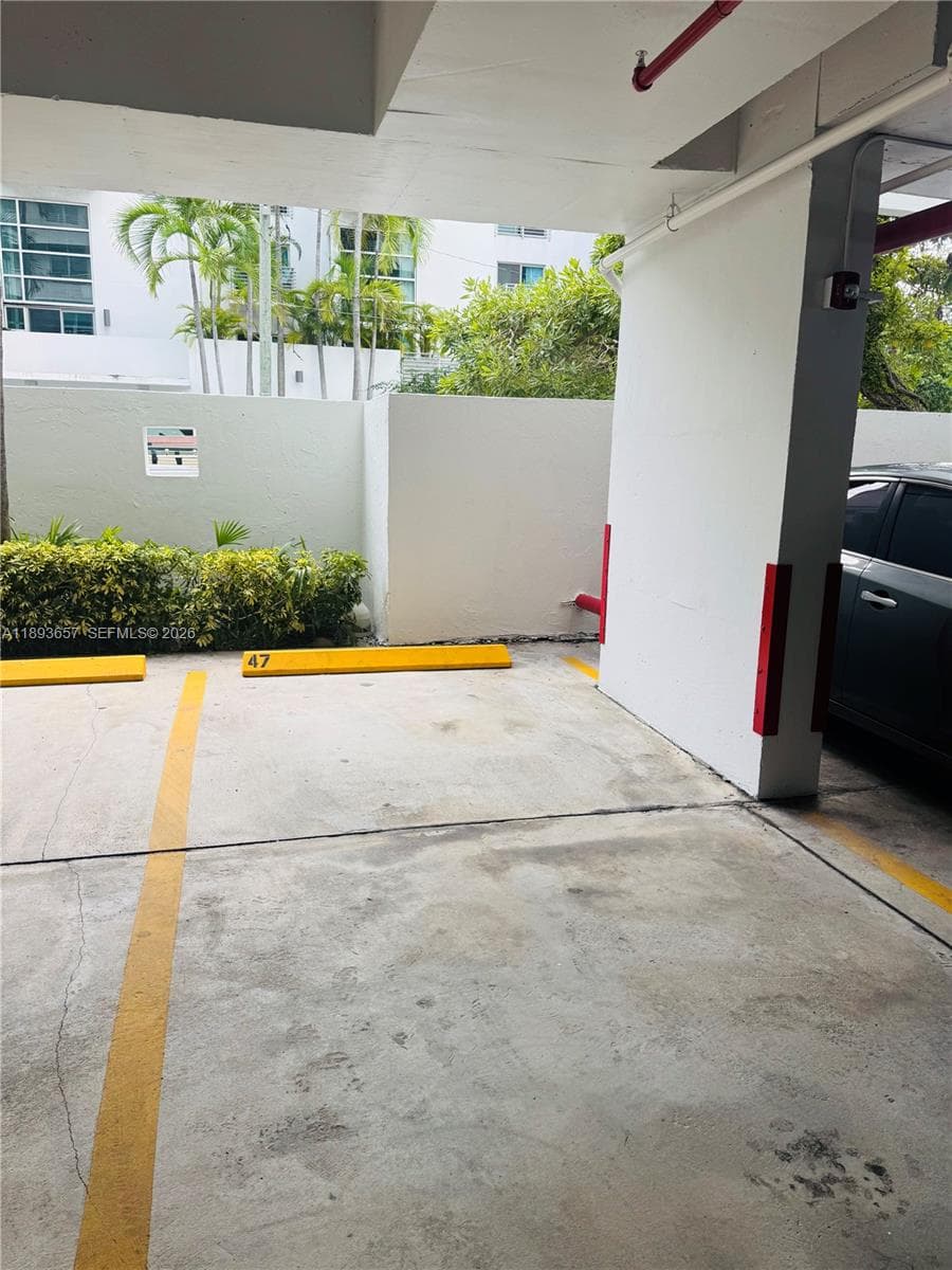 A11893657 — Miami Beach — 24