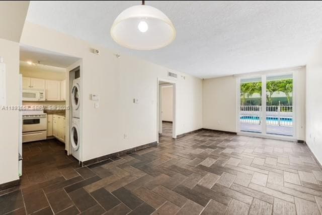 A11893657 — Miami Beach — 10
