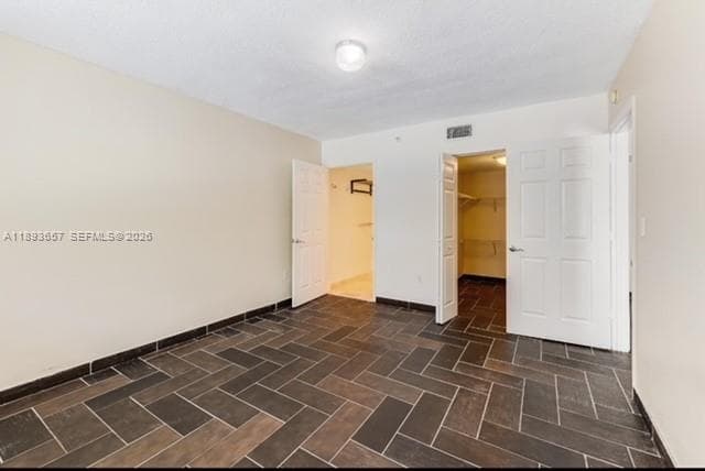 A11893657 — Miami Beach — 18