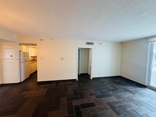 A11893657 — Miami Beach — 4
