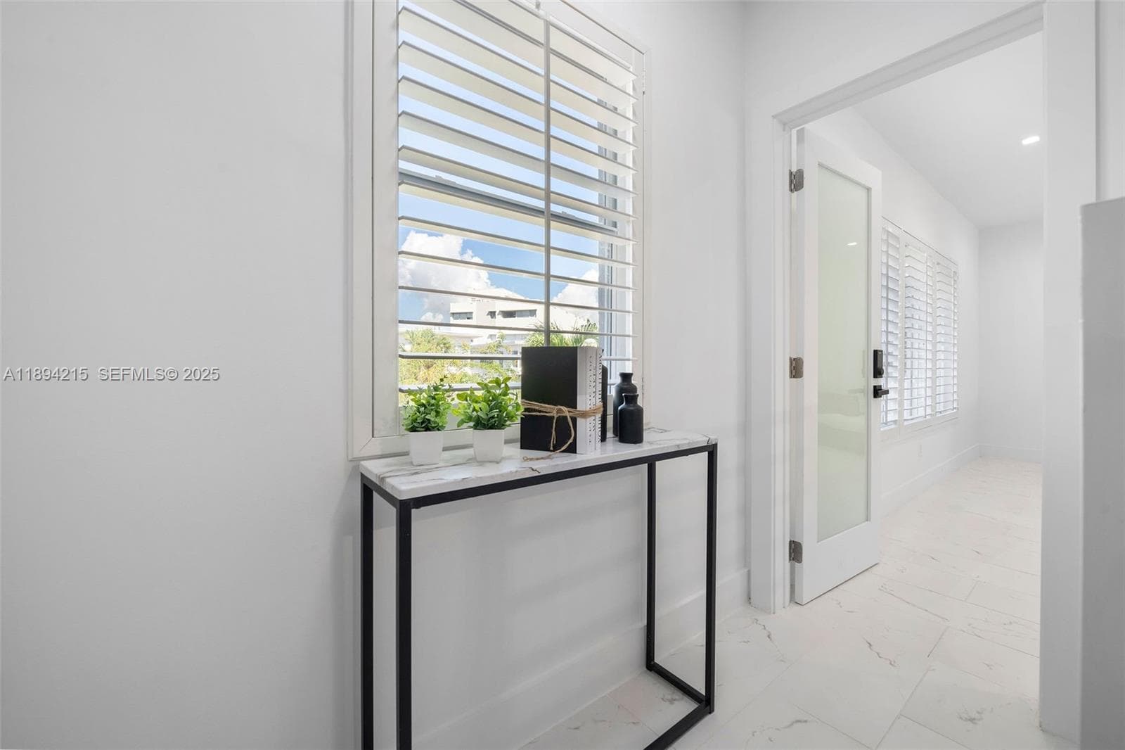A11894215 — Miami Beach — 16