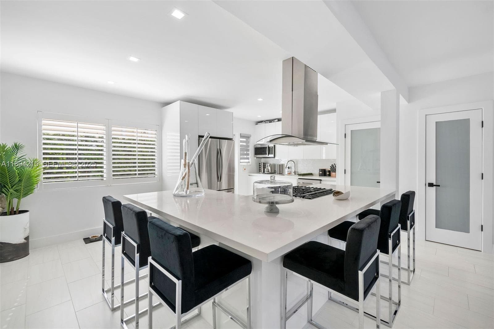 A11894215 — Miami Beach — 3