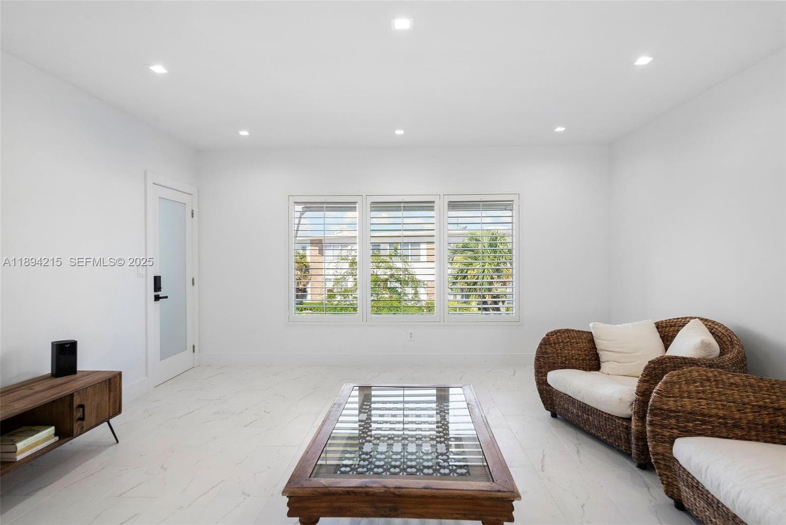 A11894215 — Miami Beach — 20
