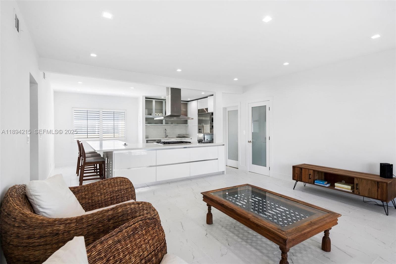 A11894215 — Miami Beach — 24