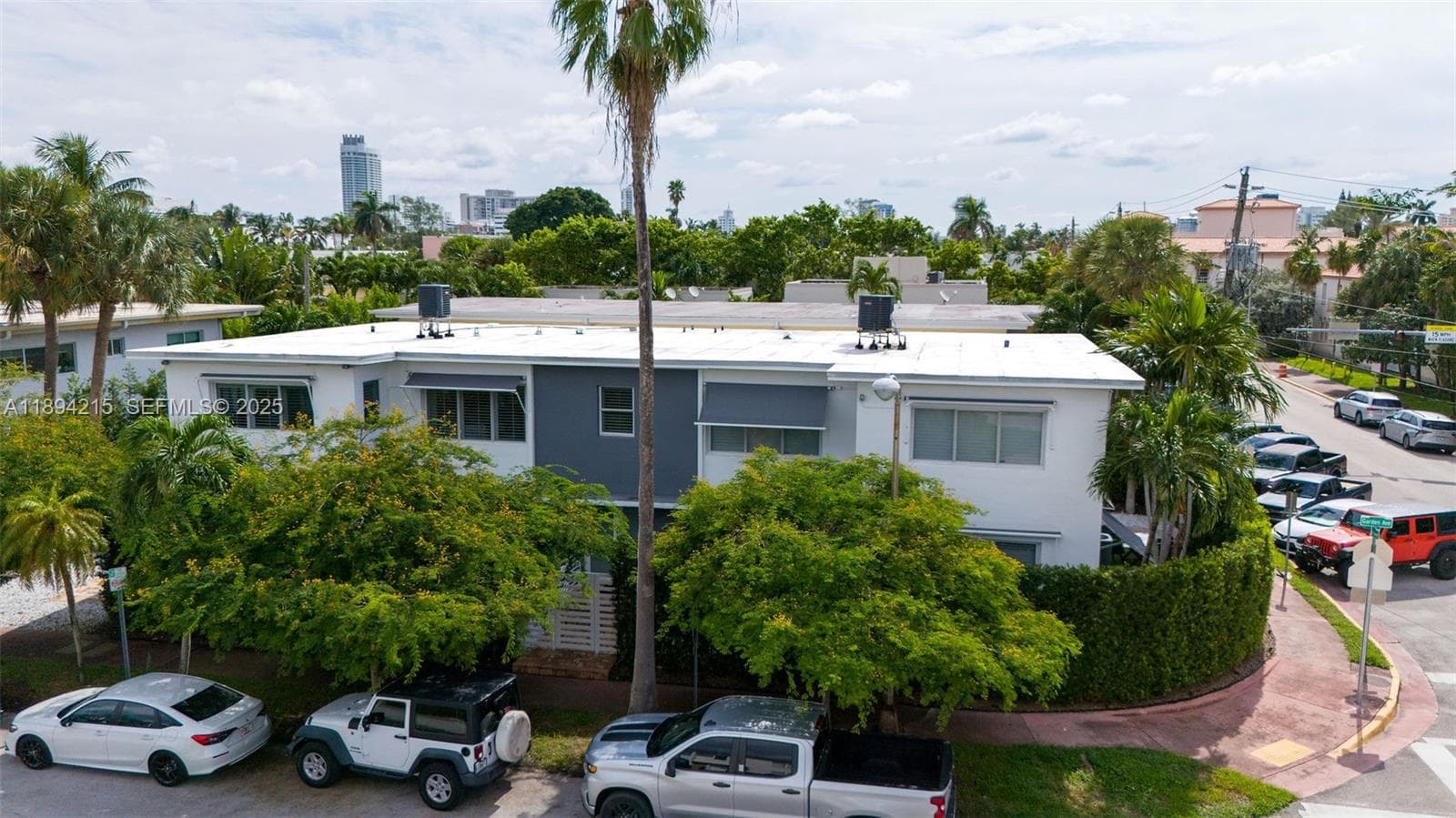A11894215 — Miami Beach — 33