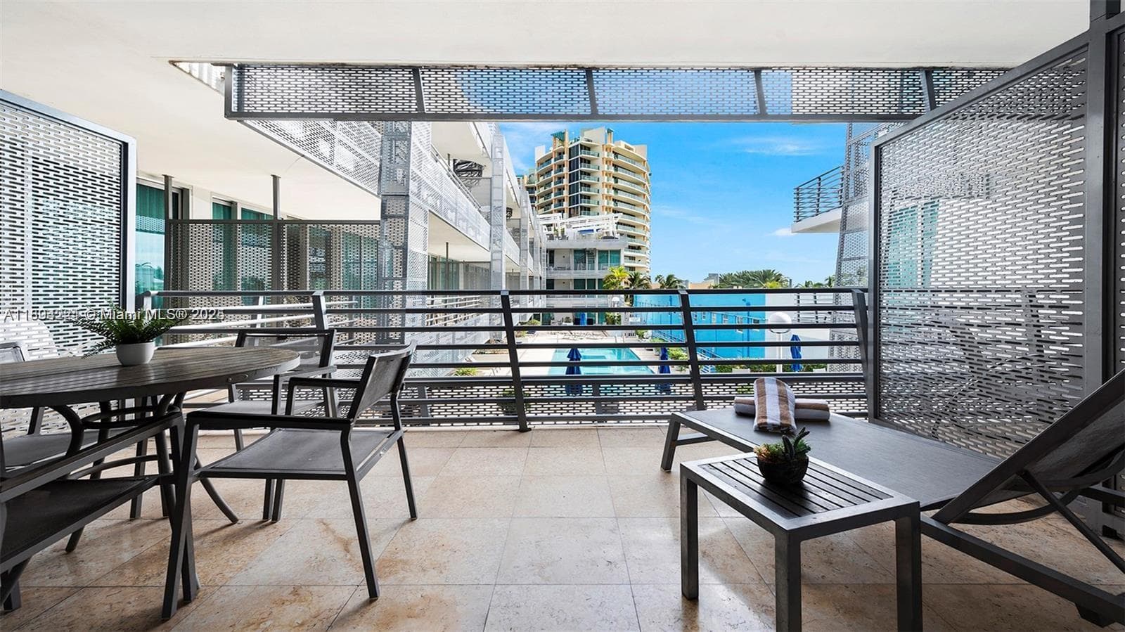 A11894221 — Miami Beach — 18