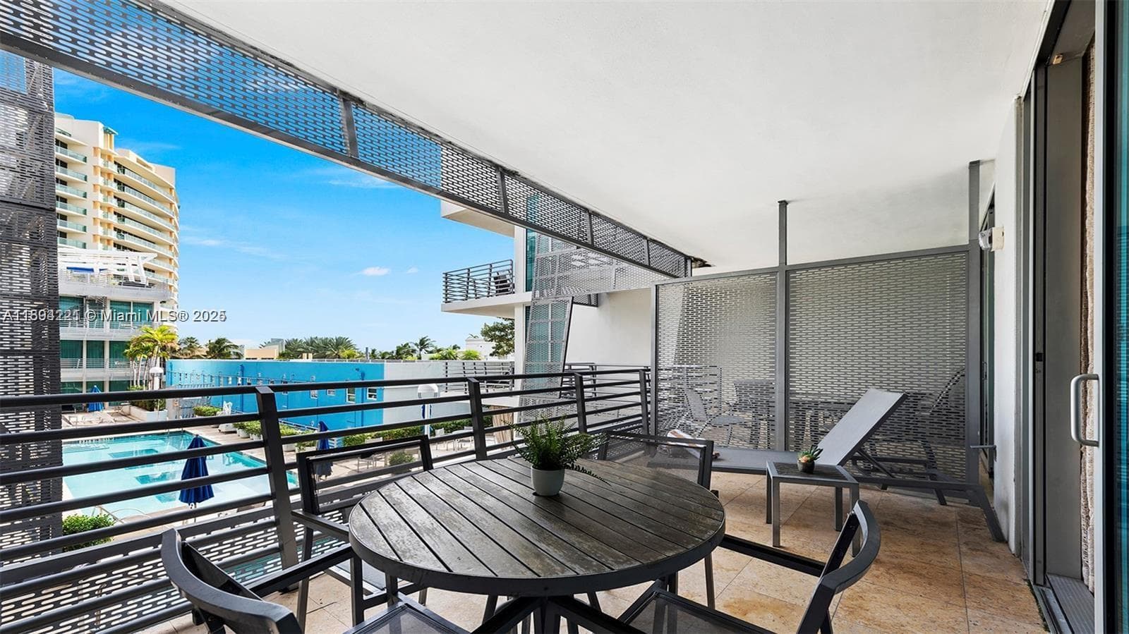 A11894221 — Miami Beach — 19