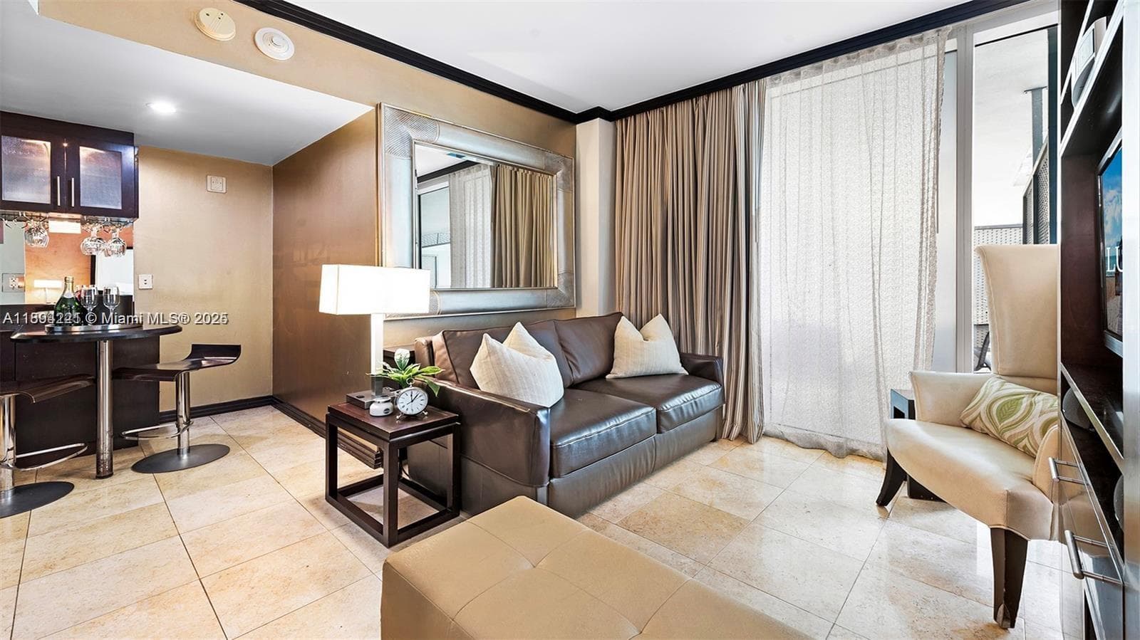A11894221 — Miami Beach — 8
