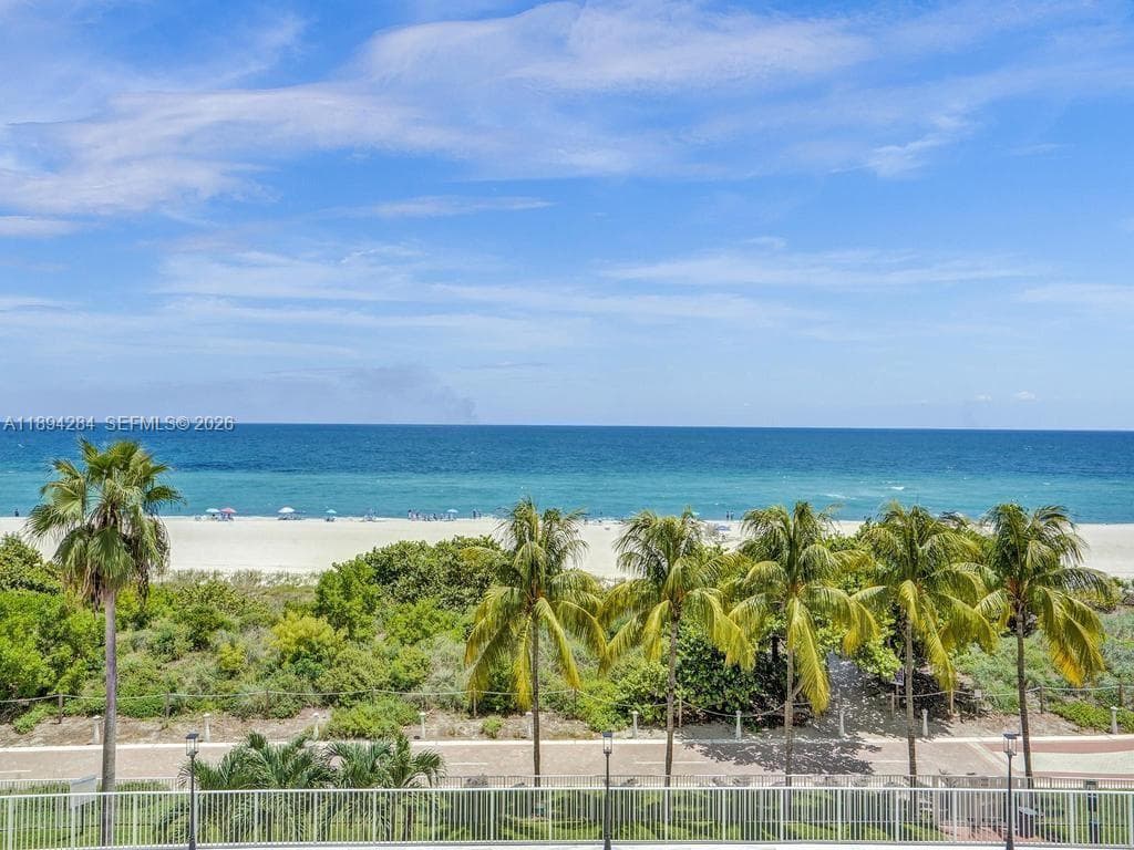 A11894284 — Miami Beach — 3