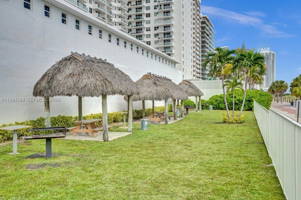 A11894284 — Miami Beach — 44
