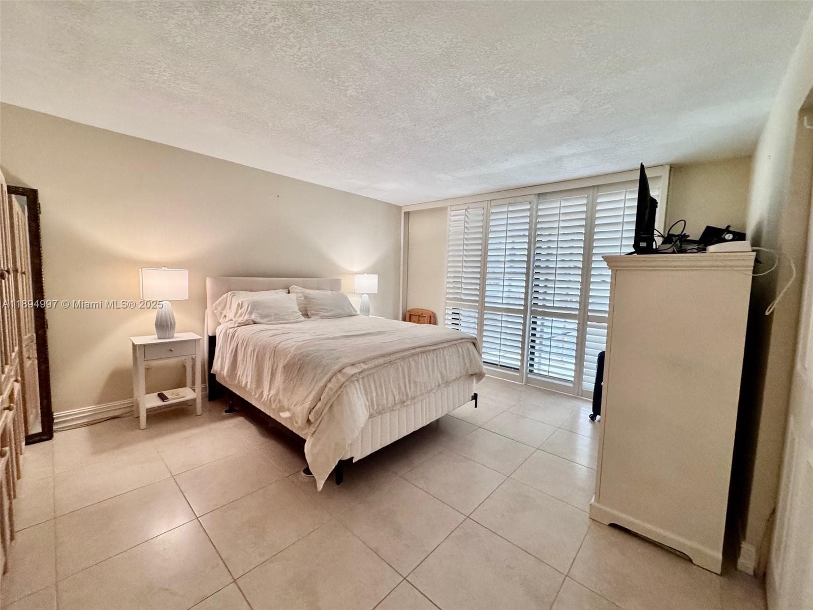 A11894997 — Miami Beach — 5