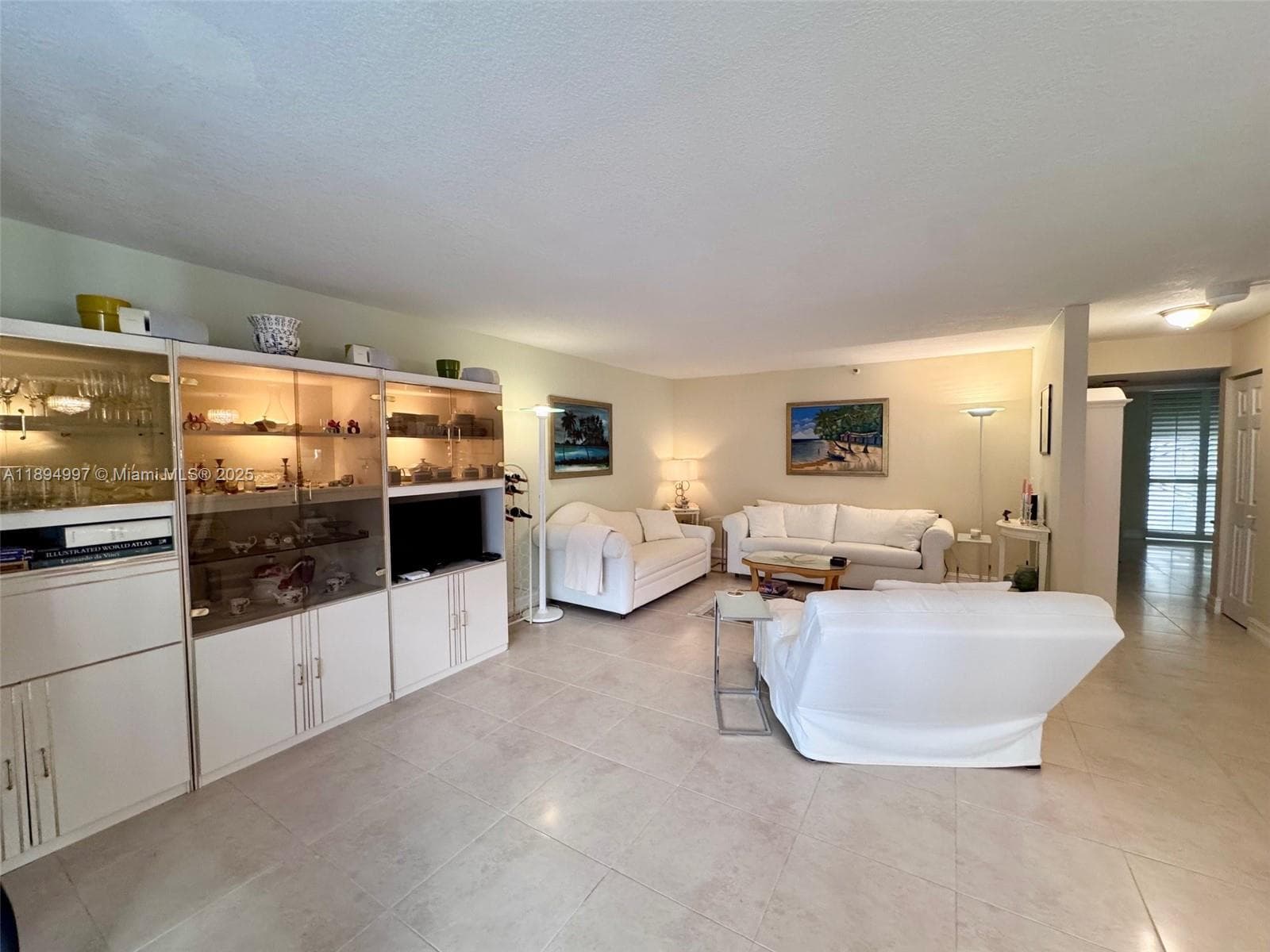 A11894997 — Miami Beach — 9