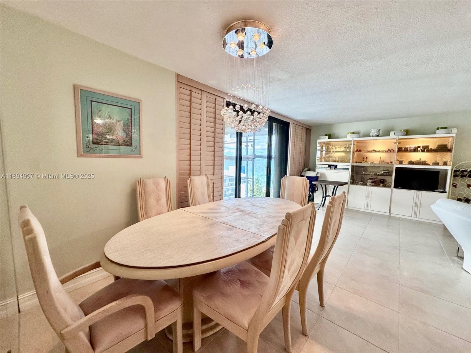 A11894997 — Miami Beach — 10