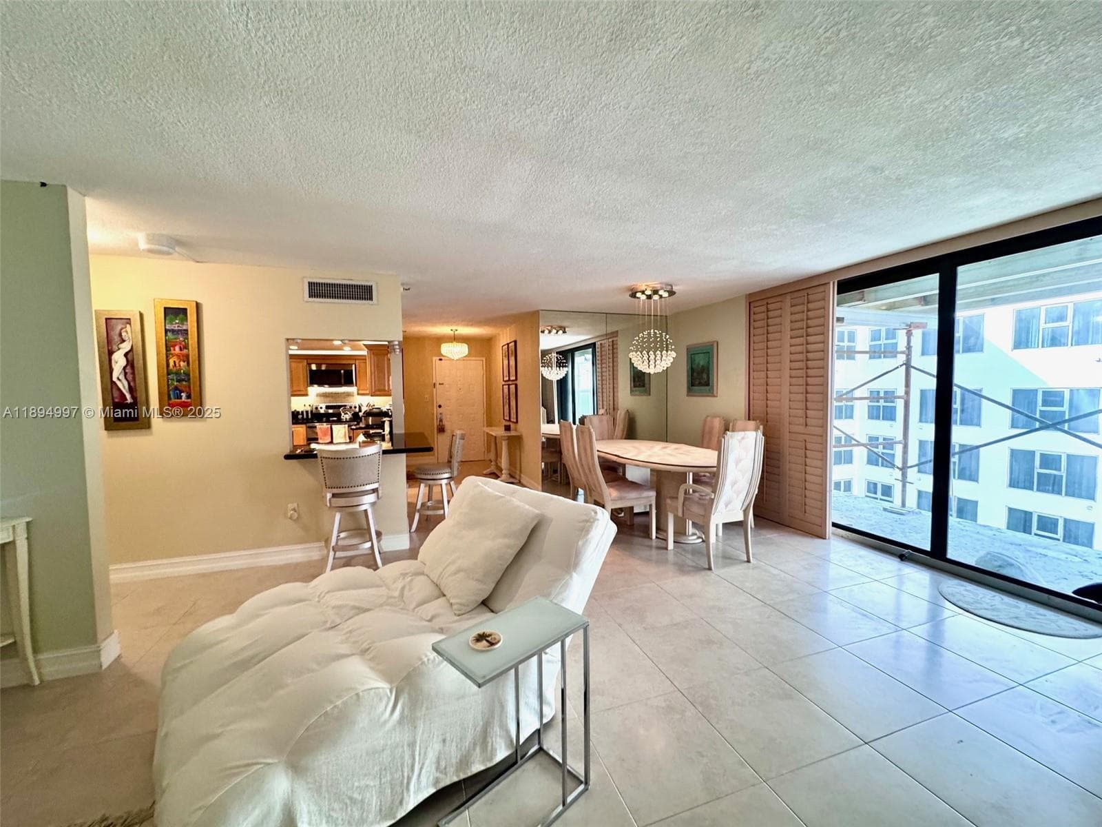 A11894997 — Miami Beach — 18