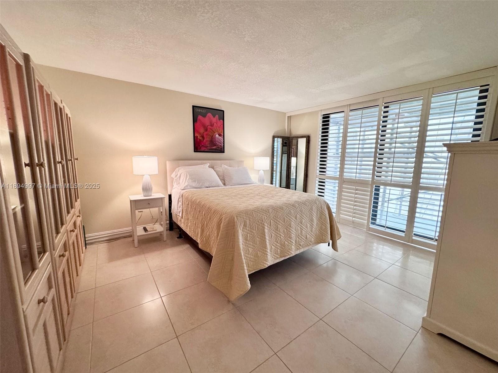 A11894997 — Miami Beach — 35