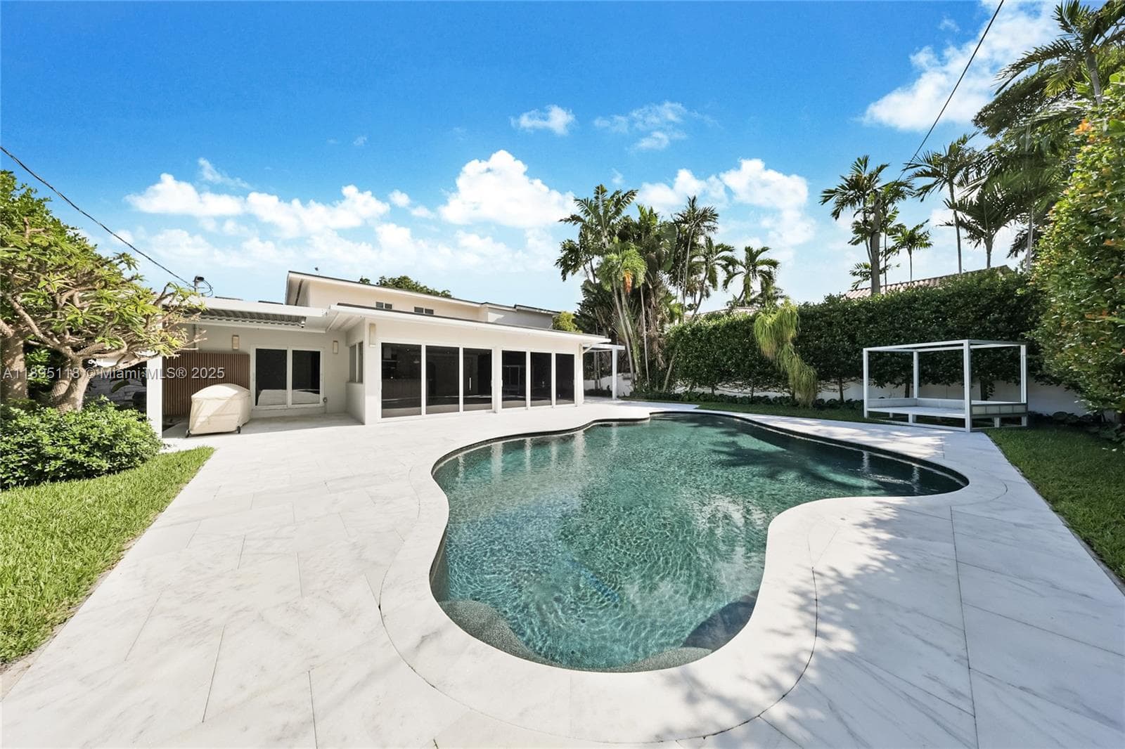 A11895118 — Miami Beach — 2