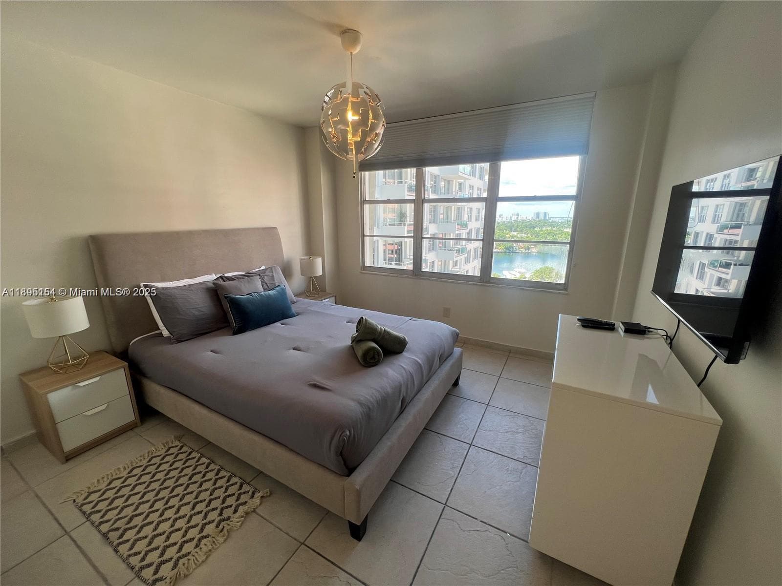 A11895154 — Miami Beach — 13