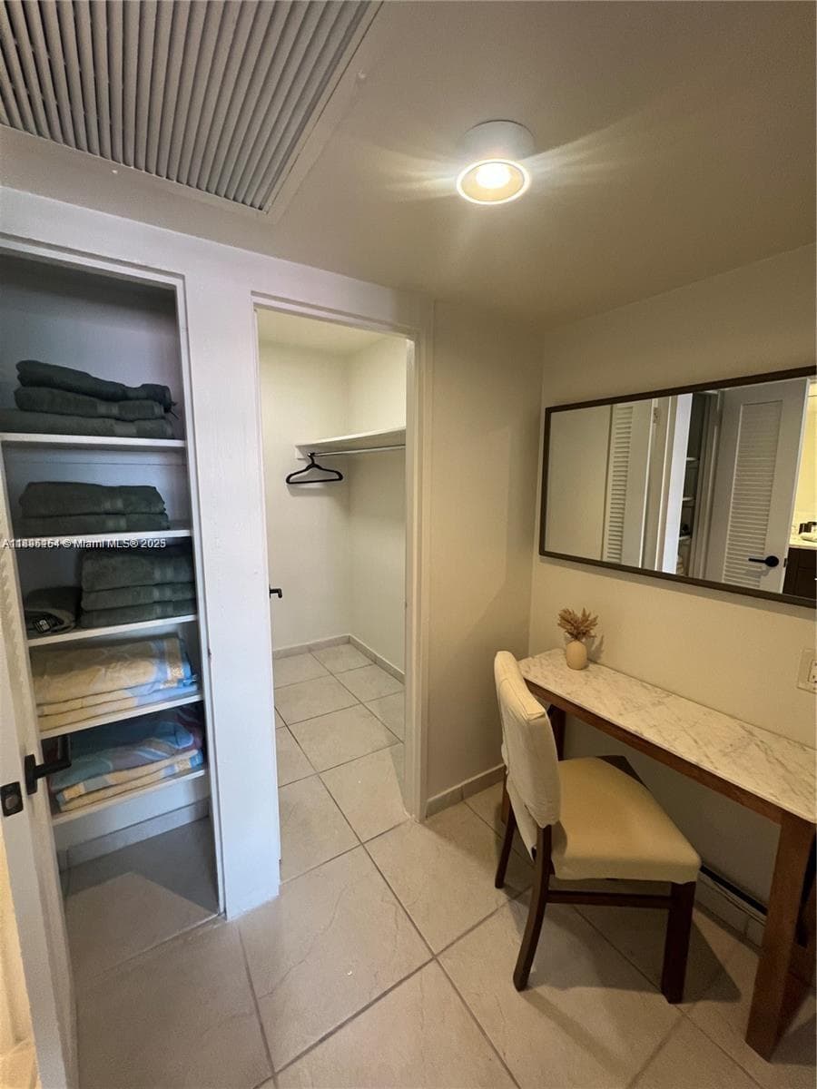 A11895154 — Miami Beach — 12