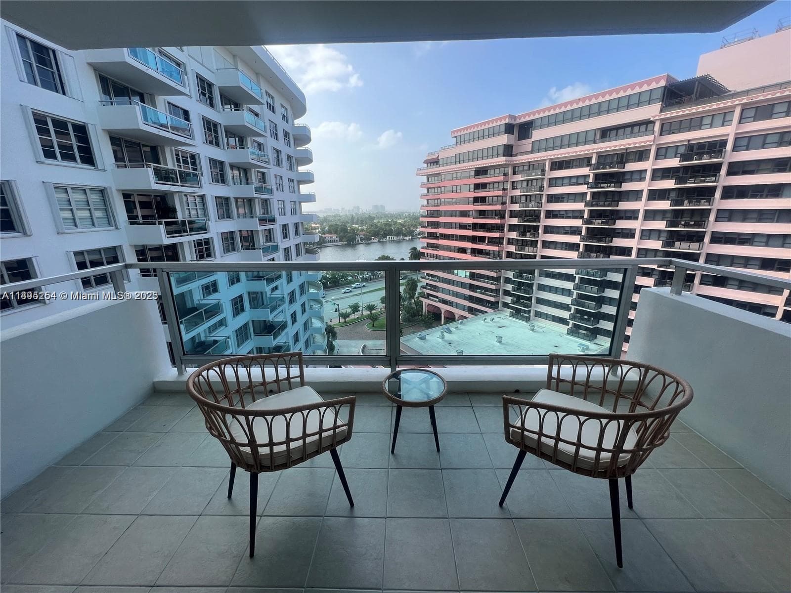 A11895154 — Miami Beach — 9
