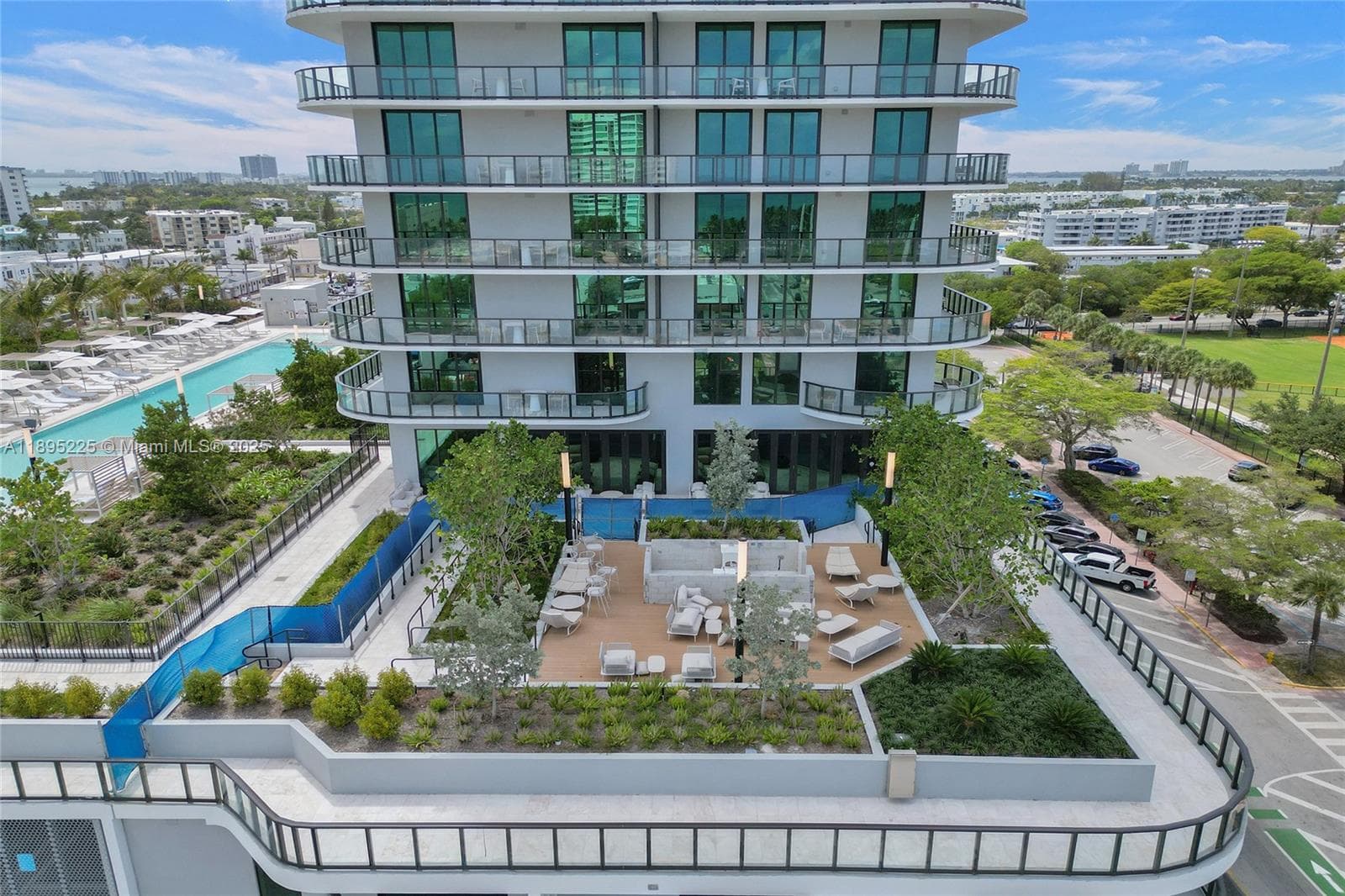 A11895225 — Miami Beach — 53