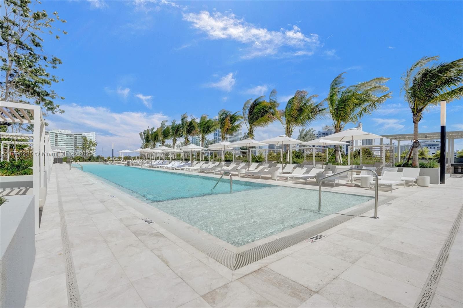 A11895225 — Miami Beach — 32