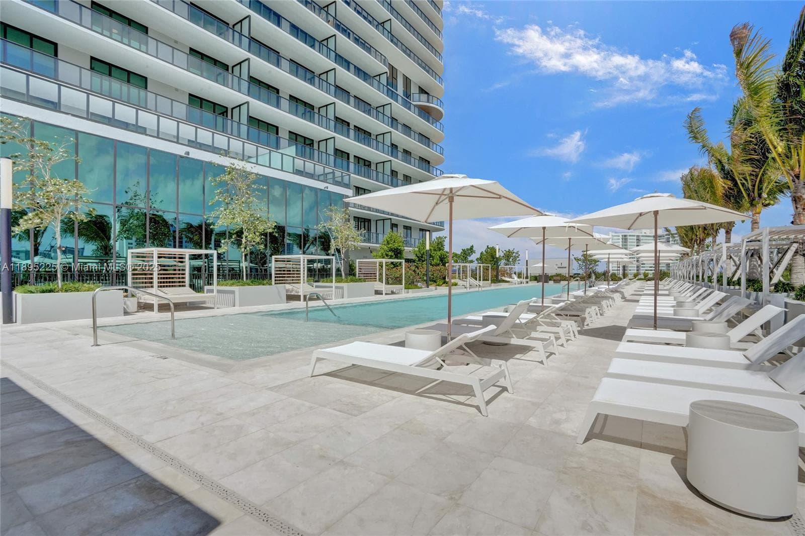 A11895225 — Miami Beach — 35
