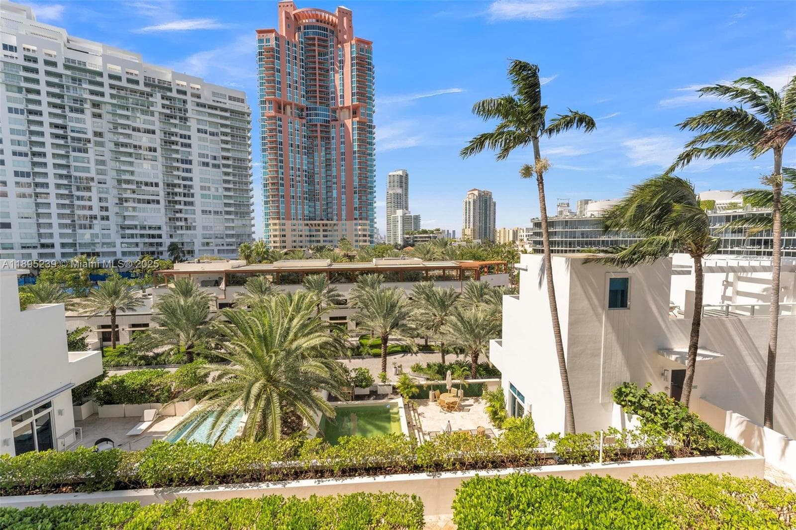 A11895239 — Miami Beach — 32