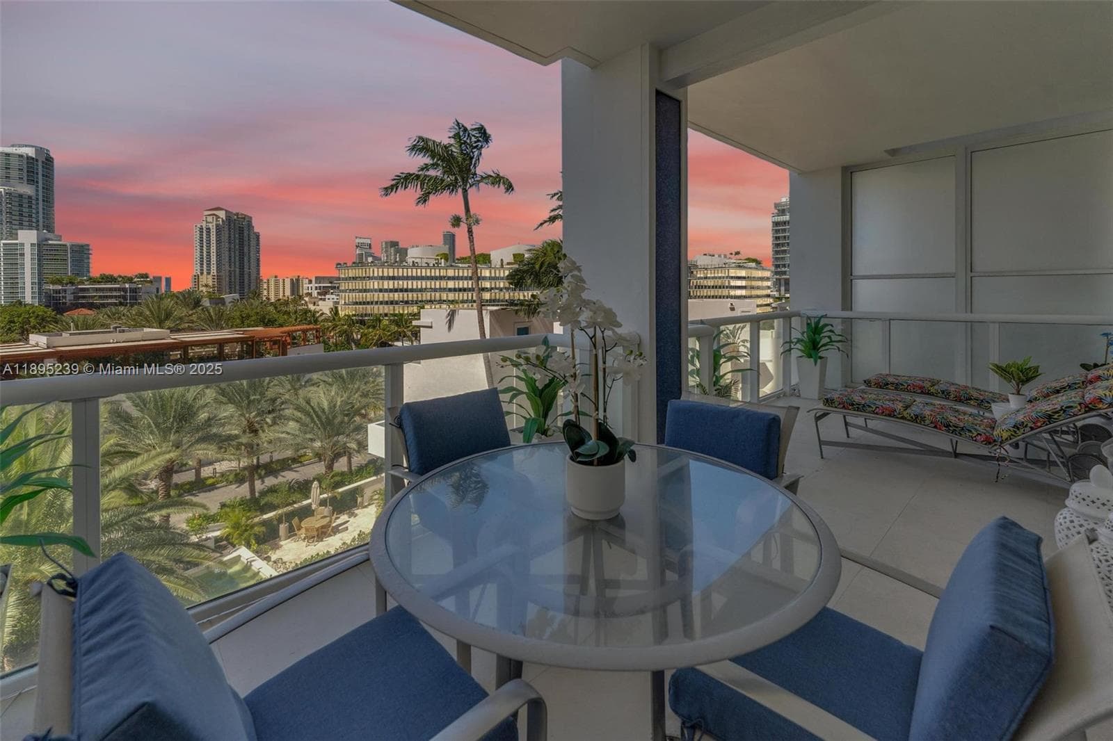 A11895239 — Miami Beach — 30