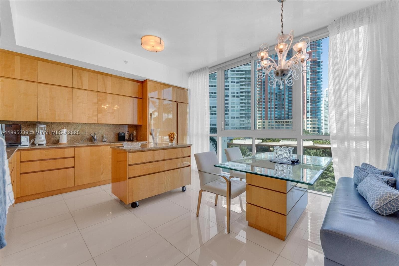 A11895239 — Miami Beach — 10