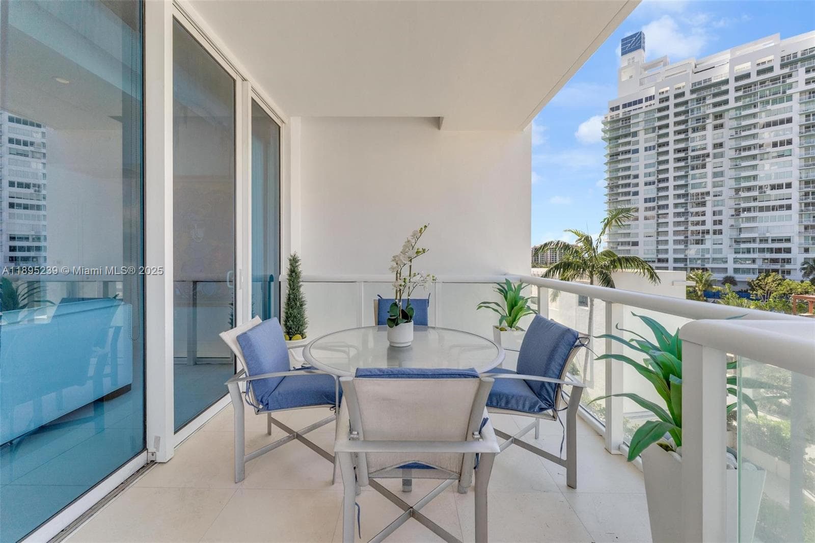 A11895239 — Miami Beach — 31