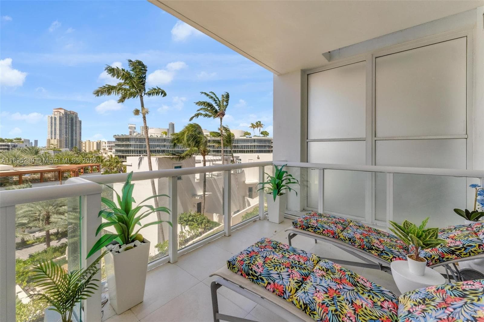 A11895239 — Miami Beach — 8