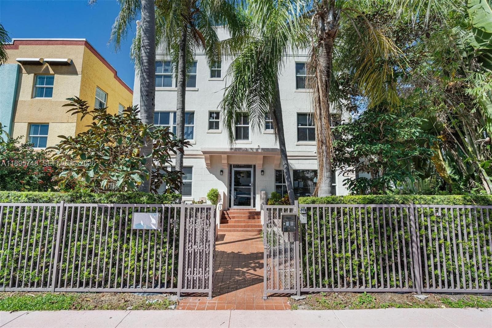 A11895748 — Miami Beach — 3