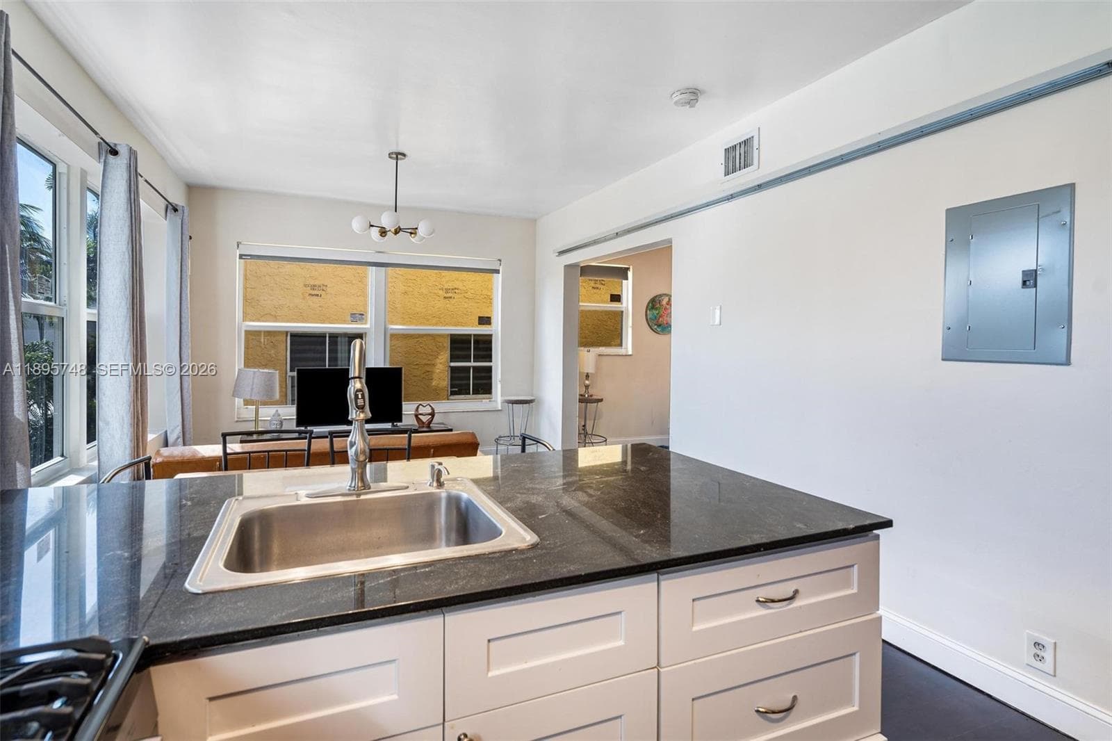A11895748 — Miami Beach — 5