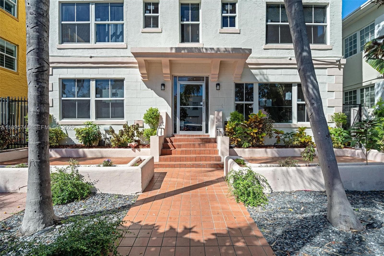 A11895748 — Miami Beach — 20