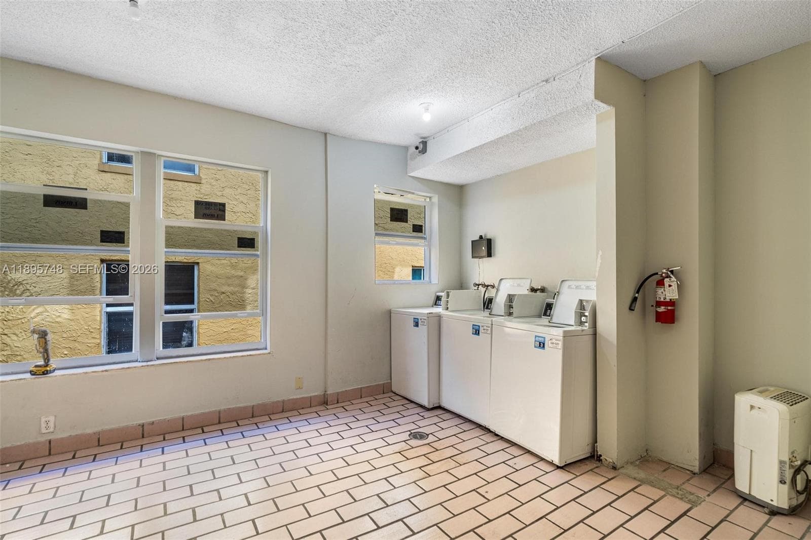 A11895748 — Miami Beach — 25