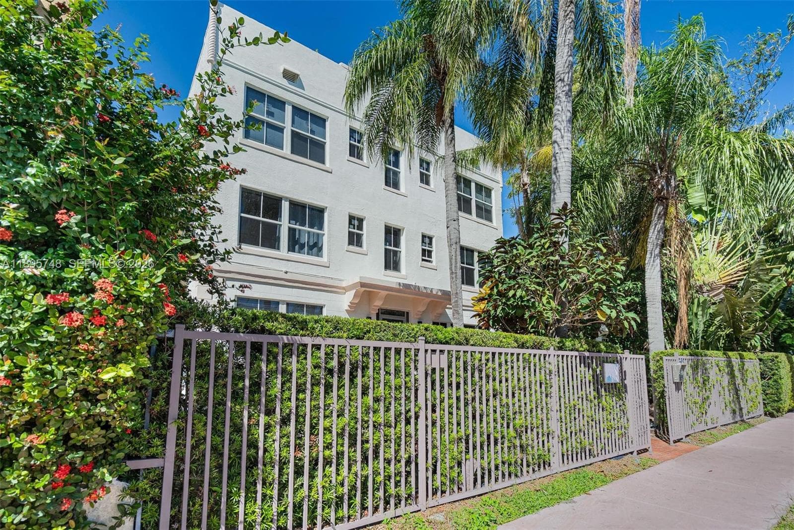 A11895748 — Miami Beach — 21
