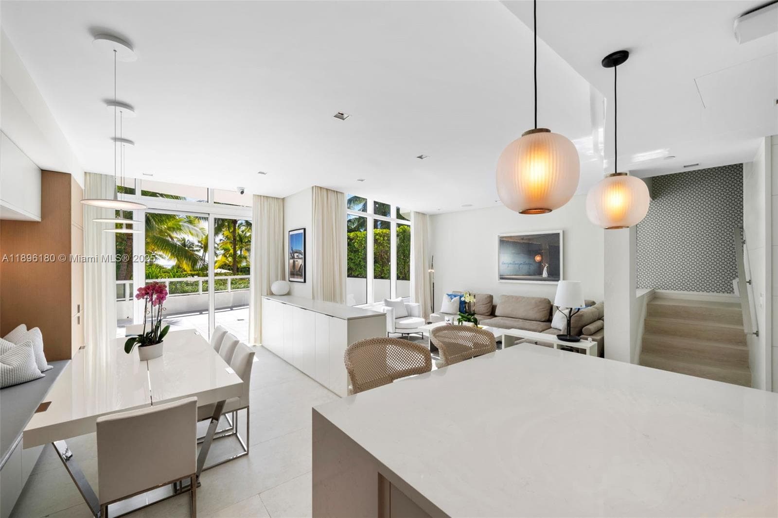 A11896180 — Miami Beach — 2