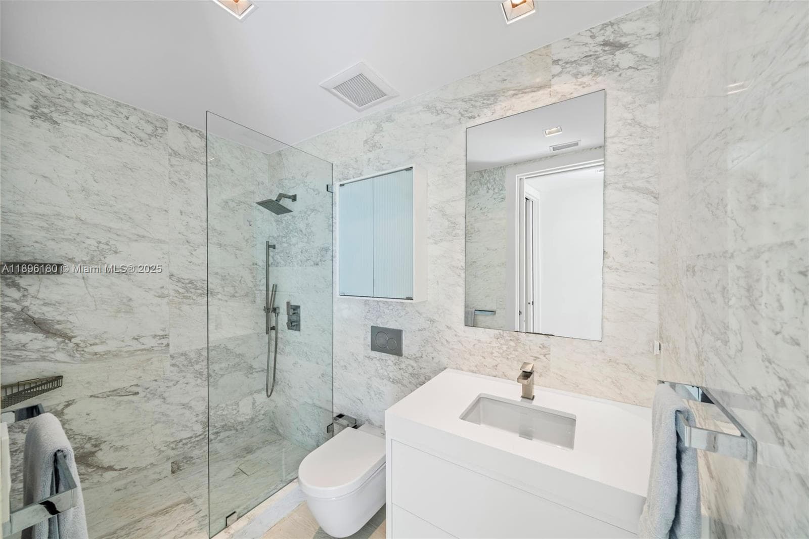 A11896180 — Miami Beach — 20