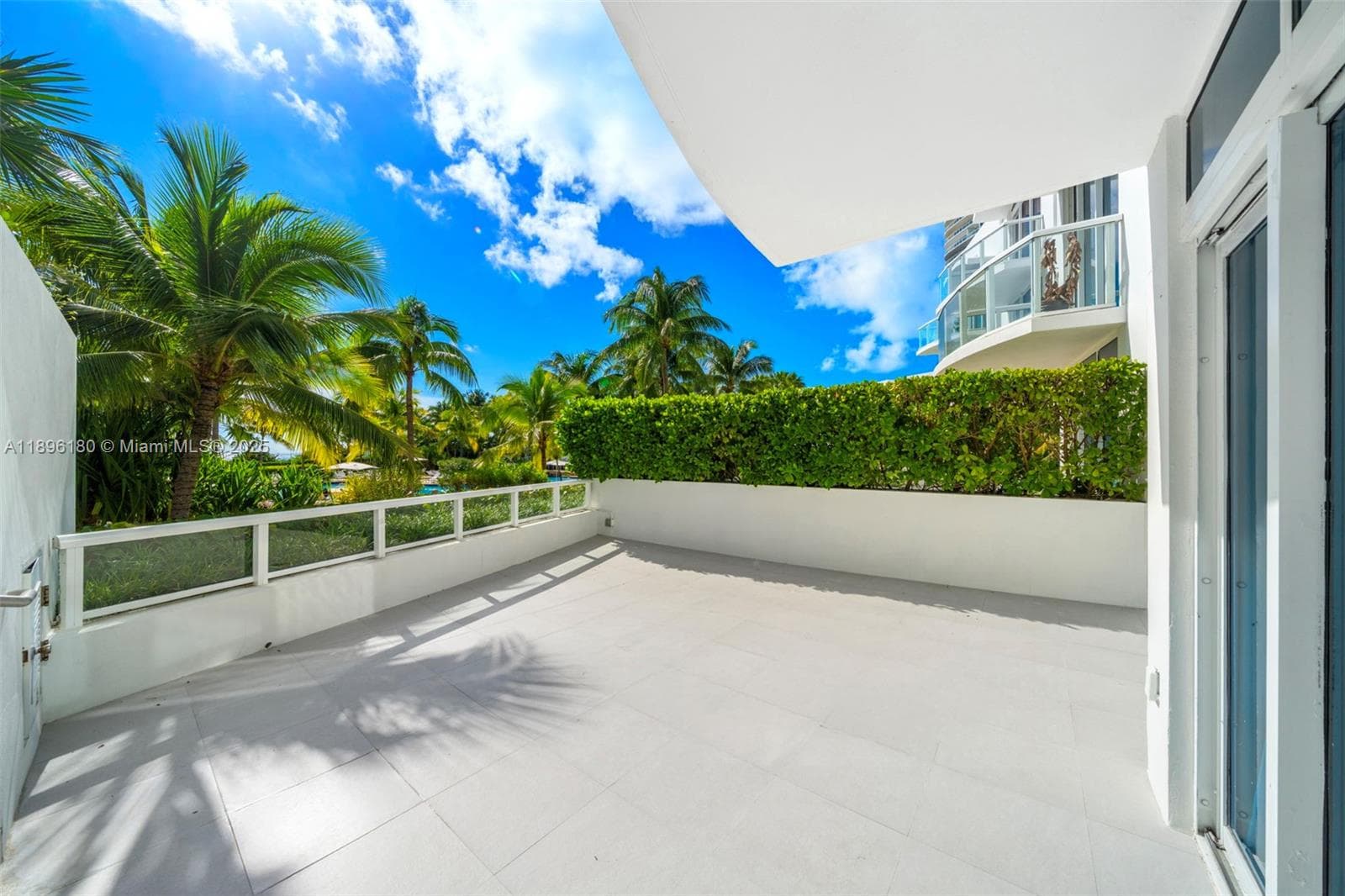 A11896180 — Miami Beach — 44