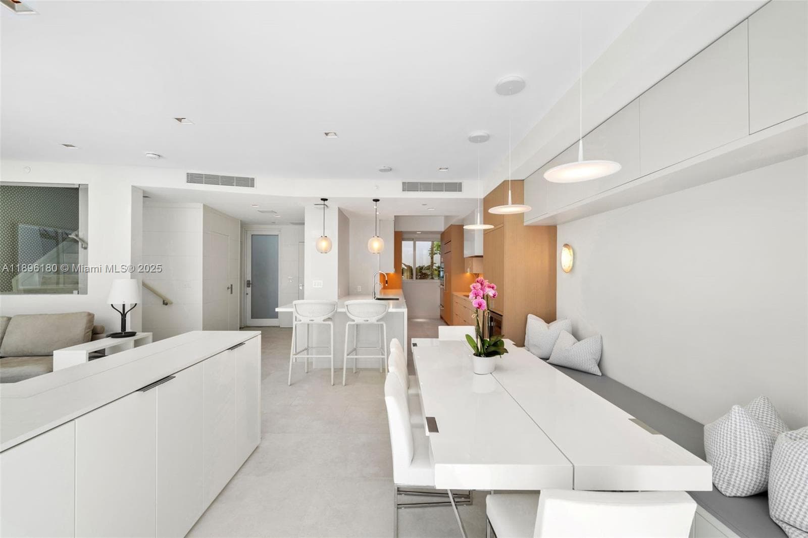 A11896180 — Miami Beach — 8
