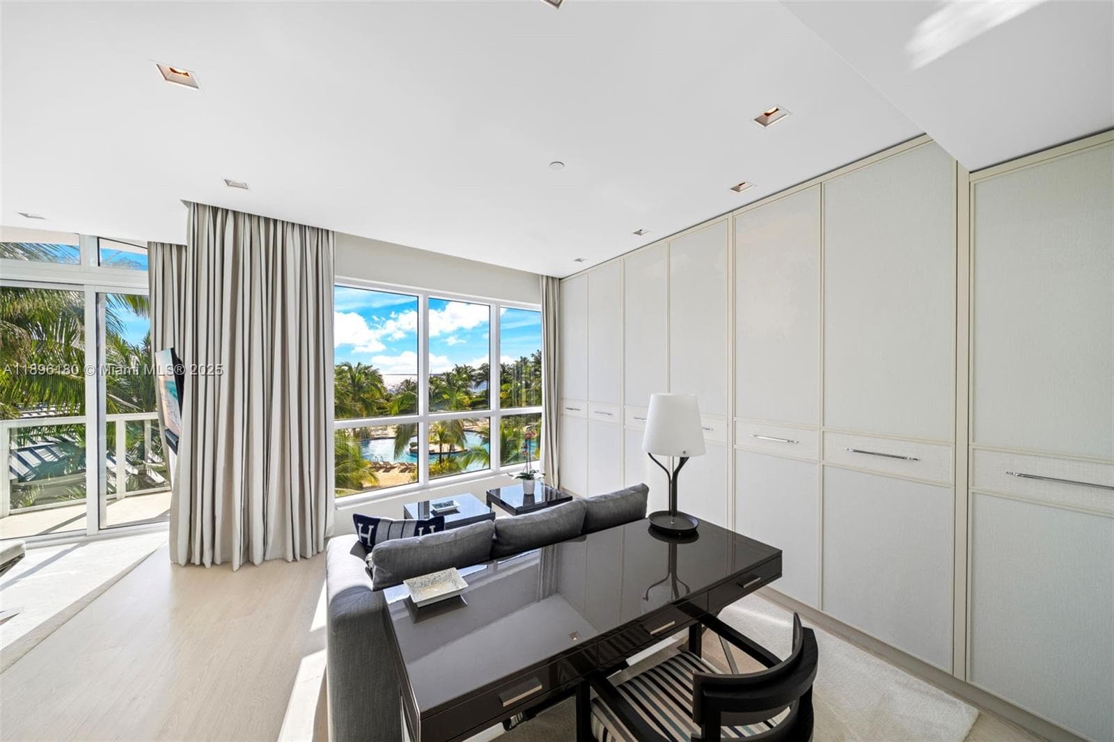 A11896180 — Miami Beach — 21
