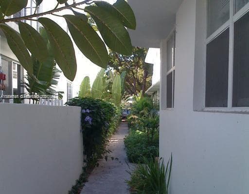 A11896191 — Miami Beach — 10