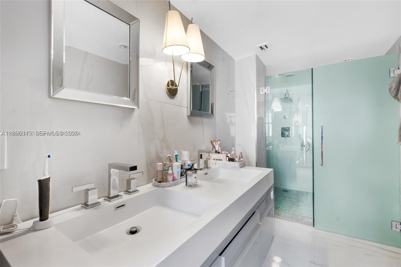 A11896345 — Miami Beach — 12